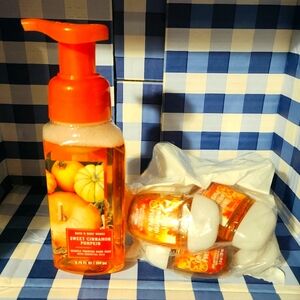 SWEET CINNAMON PUMPKIN GENTLE FOAMING HAND SOAP & SANITIZER SET